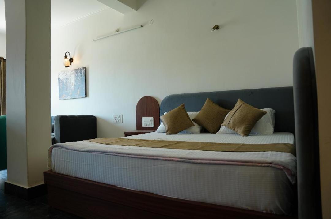 The Periwinkle Homestay Bhīm Tāl 外观 照片