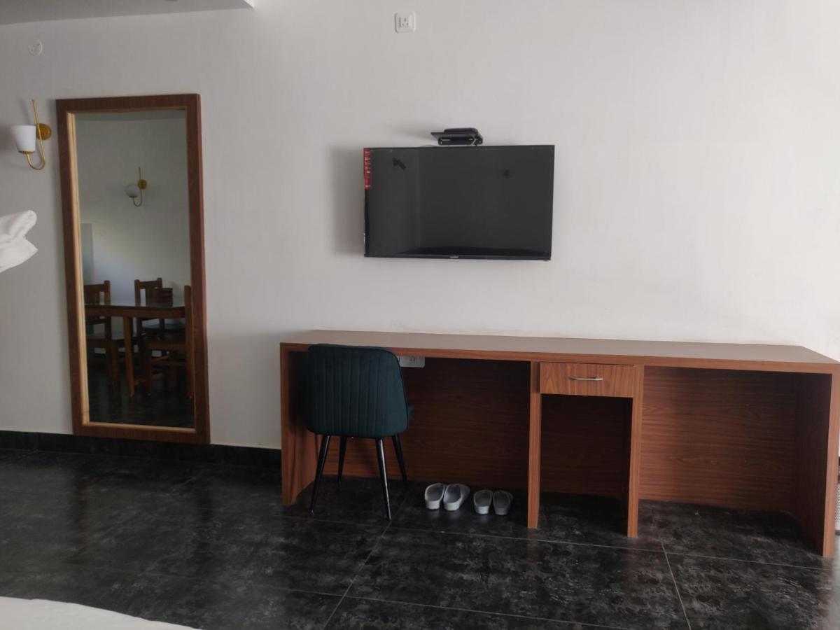 The Periwinkle Homestay Bhīm Tāl 外观 照片